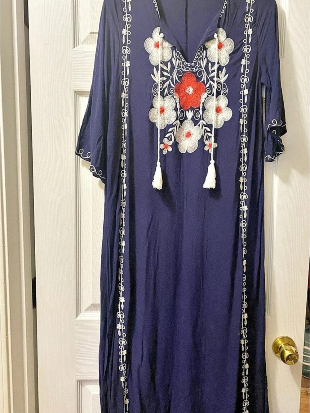Buddha Trends Embroidered Floral Kaftan in Blue, Red & White, Sz M